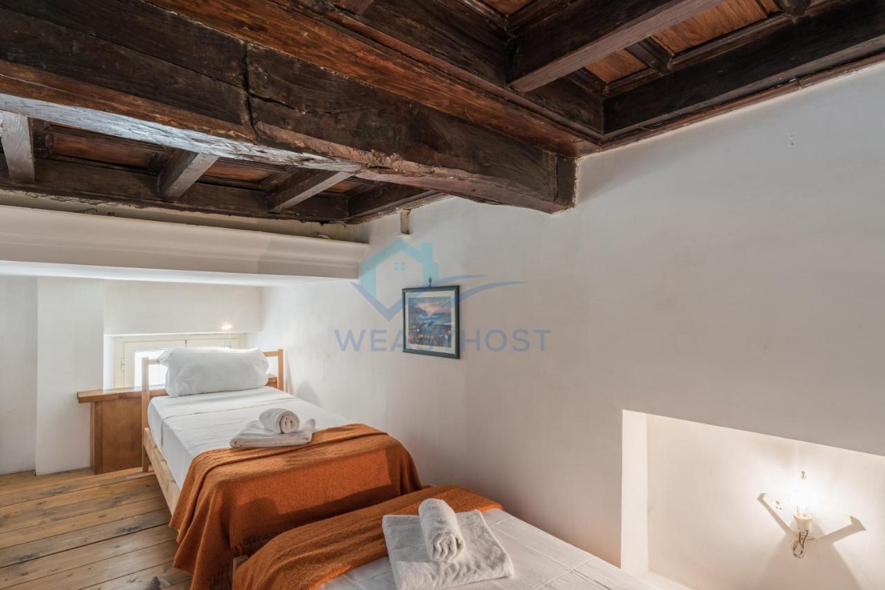 Warm Nest In The Old Building Of Piazza Navona